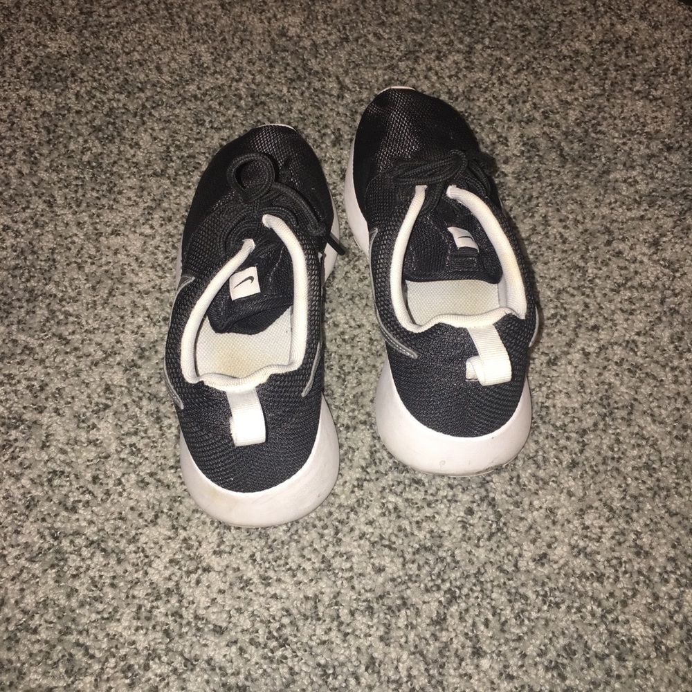 Nike Roche - Picture 4 of 6